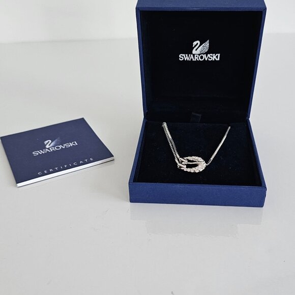 SWAROVSKI BUCKLE NECKALCE! - Picture 11 of 13